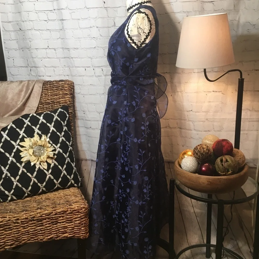 Beautiful Kids sleeveless formal dress